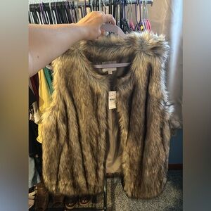 The Loft fur vest large nwt